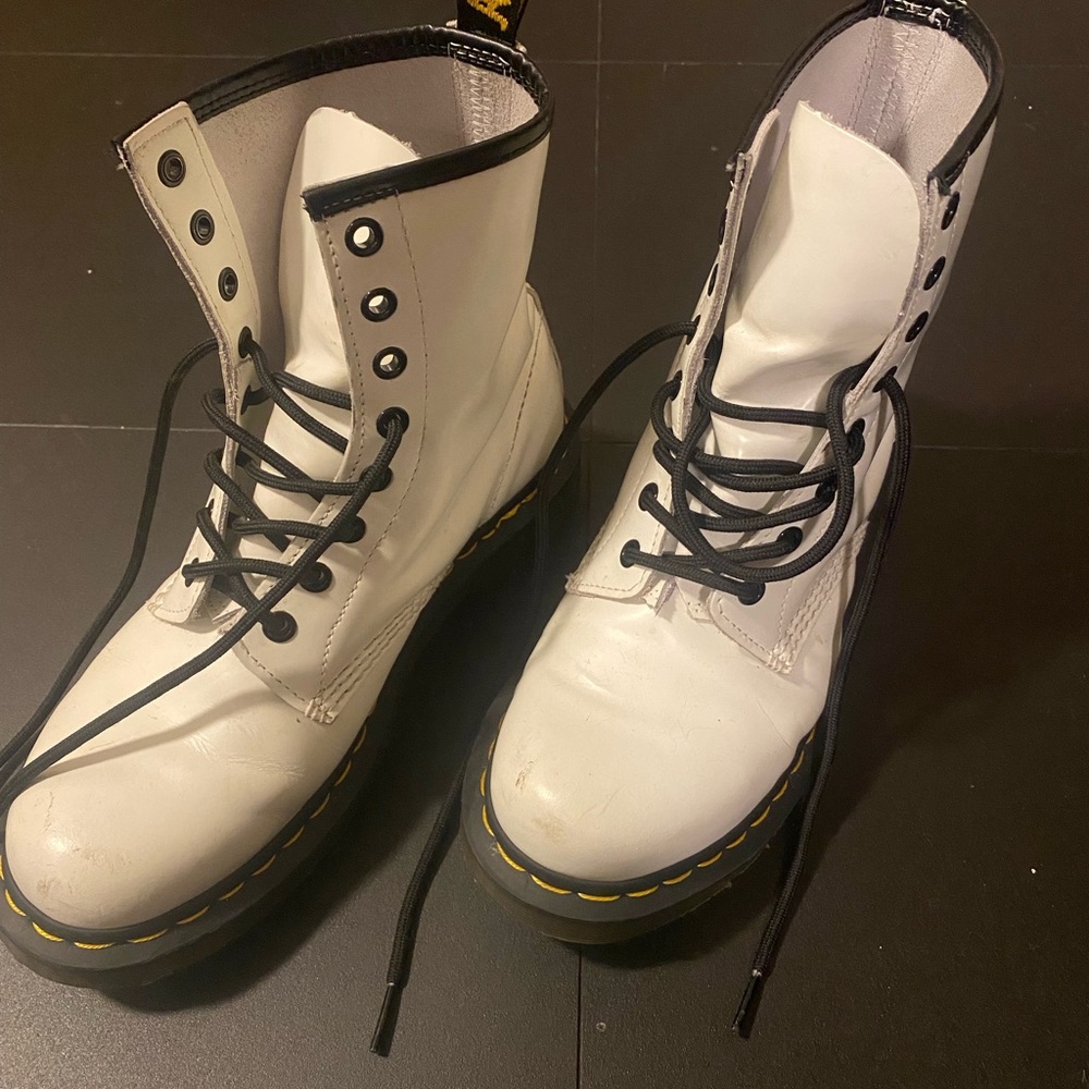 Dr. Martens White Leather Boots Women's Size 8 USED